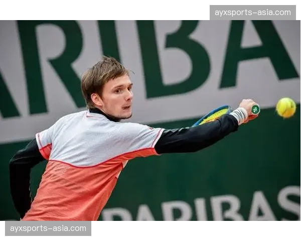 布勃里克迪拜站首轮战胜斯特鲁夫，将交手战绩扳平