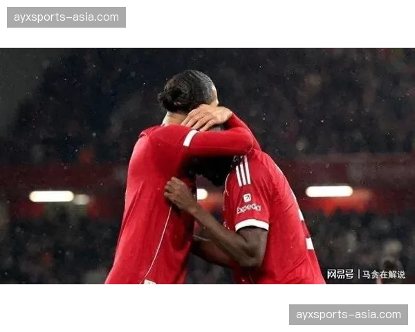 即时：科纳特头球破门，利物浦1-0领先曼联