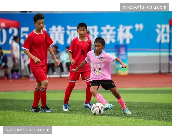 英超与 grassroots 足球合作项目启动,重点培训青少年球员“发现与利用空间”能力 英超与 grassroots 足球合作项目启动,重点培训青少年球员“发现与利用空间”能力
